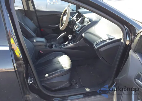 2013 Ford Focus Titanium из США, поврежденный, VIN 1FADP3N2XDL141869